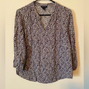 Lucky Brand top navy and white. Size meduim